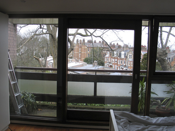 Vertical blind with Left-Hand Stack and Right-Hand control 
